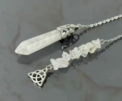 Šestihranné kyvadlo s keltským symbolem triquetra | Křišťál