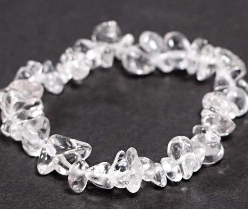 Dětský náramek z křišťálu sekaný