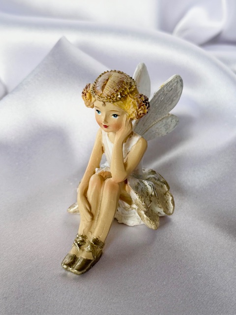 Víla sedící 6cm