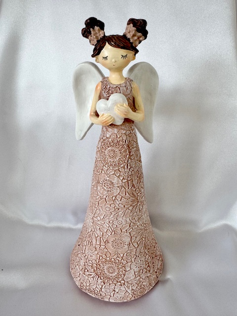 Anděl v růžových šatech se srdcem 23cm