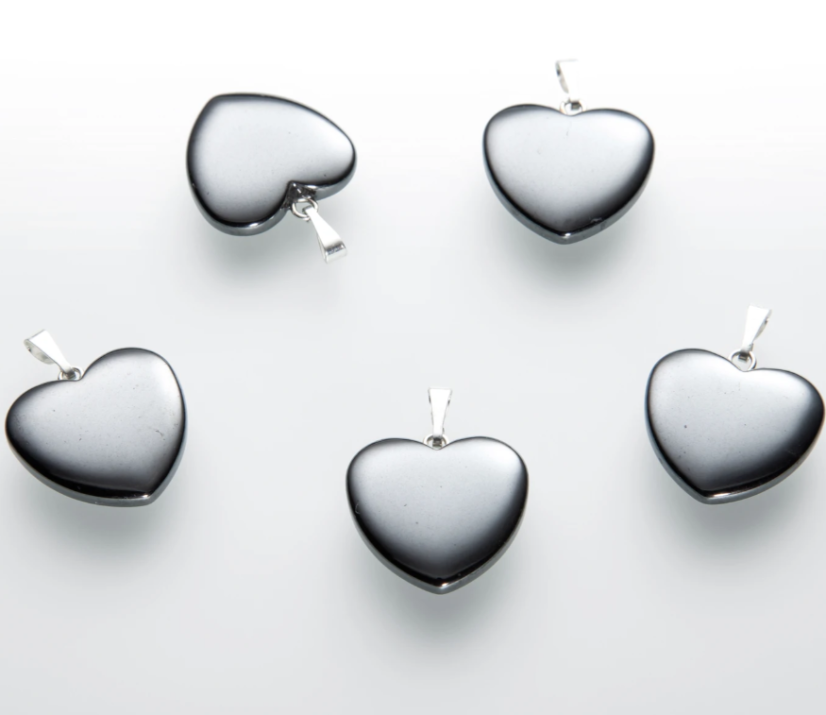 Přívěsek srdíčko z hematitu 2 cm - NÁVRAT K DUŠI