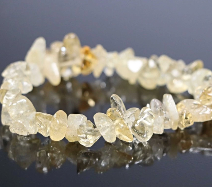 Dětský náramek z citrínu sekaný