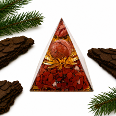 Orgonitová pyramida ŠŤASTNÁ BUDOUCNOST s červeným jaspisem