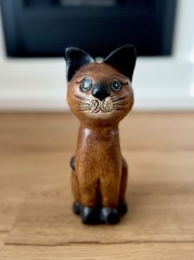 Kočička ze dřeva z thajských pralesů 20cm