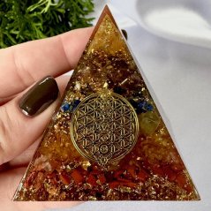 Orgonitová pyramida BOŽSTVÍ s čakrovým systémem