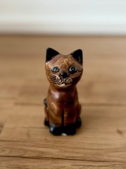 Kočička ze dřeva z thajských pralesů 10cm